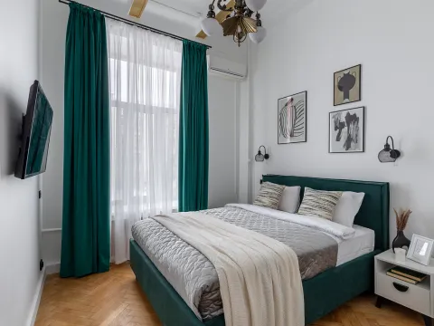 GM Трехпрудный пер.,8