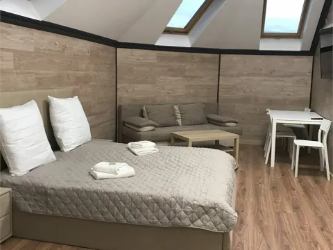 Maziiz Hotel