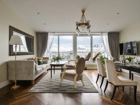 Minin Apartments на Караванной 11 (мансарда c террасой)